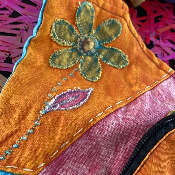 Peace sign & Flowers long shoulder bag - Picture 8 of 16